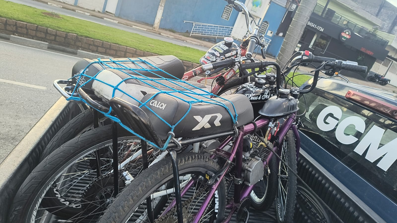 GCM apreende bicicletas motorizadas irregulares durante fiscalização no centro de São Roque