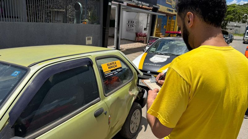 Veículos abandonados serão removidos das vias públicas de Mairinque