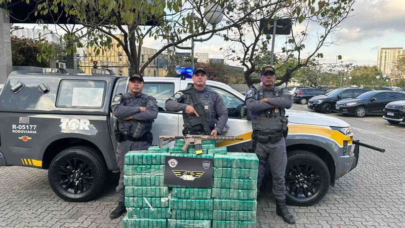 Polícia prende homem com 257kg de cocaína e fuzil em SP